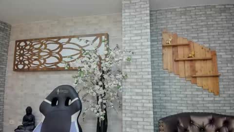 alisonn_doll online show from 10.27.25