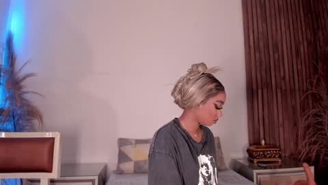 Alison Moon  online show from 01.18.25