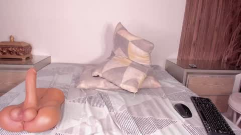 Alison Moon  online show from 02.07.25