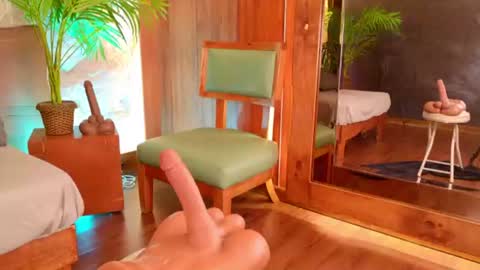 Snapshot of alisoon_moon chatting on 07.17.26 Alison Moon online show from 07.17.26