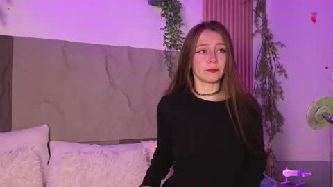 Mia online show from 12.14.25