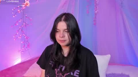Mia online show from 07.08.26