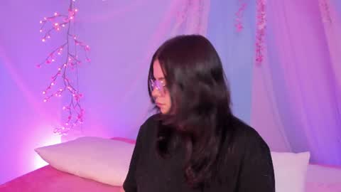 Mia online show from 07.10.26