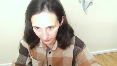 Snapshot of alissajersy_ chatting on 10.06.25 Alissa online show from 10.06.25