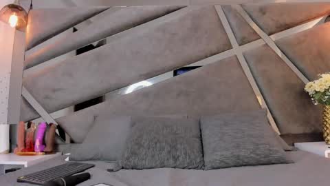 Alisson  online show from 04.12.26