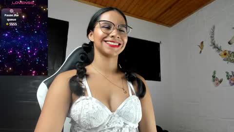 Snapshot of alisson_hoffman05 chatting on 02.13.25 Alisson hoffman05 online show from 02.13.25