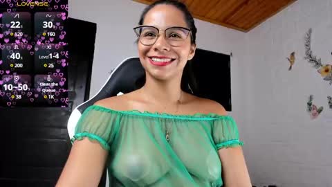 Snapshot of alisson_hoffman05 chatting on 02.16.25 Alisson hoffman05 online show from 02.16.25