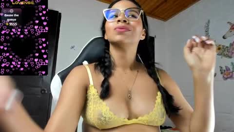 Snapshot of alisson_hoffman05 chatting on 02.23.25 Alisson hoffman05 online show from 02.23.25