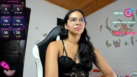 Snapshot of alisson_hoffman05 chatting on 12.14.25 Alisson hoffman05 online show from 12.14.25