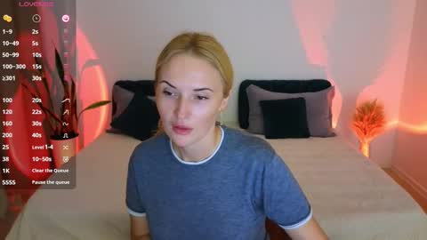Snapshot of alisssarose chatting on 10.04.25 alisssarose online show from 10.04.25