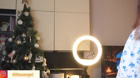 Snapshot of alitaangel_ chatting on 01.23.25 A L I T A online show from 01.23.25