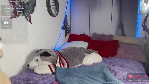 Snapshot of alix_kitty_ chatting on 06.11.26 alix_kitty_ online show from 06.11.26