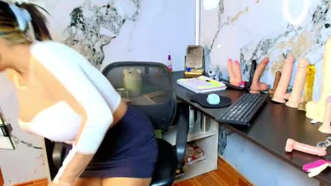 Alix online show from 04.11.26