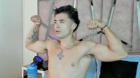 Snapshot of alixmartin1 chatting on 10.16.25 alix online show from 10.16.25