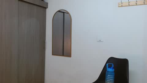 Snapshot of alixmartin1 chatting on 11.08.25 alix online show from 11.08.25