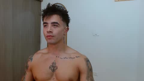 Snapshot of alixmartin1 chatting on 11.12.25 alix online show from 11.12.25