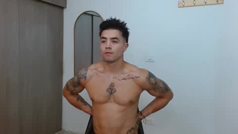 Snapshot of alixmartin1 chatting on 11.16.25 alix online show from 11.16.25