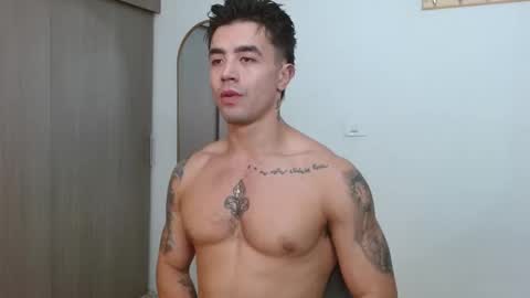 Snapshot of alixmartin1 chatting on 12.18.25 alix online show from 12.18.25