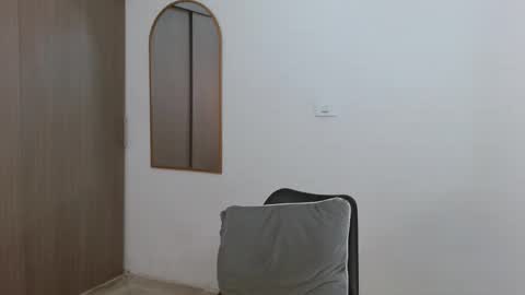 Snapshot of alixmartin1 chatting on 12.21.25 alix online show from 12.21.25