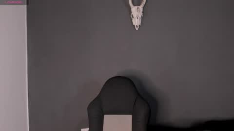 Snapshot of aliz_01 chatting on 03.06.25 Aliz online show from 03.06.25