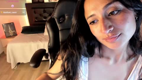 Snapshot of alizee__ chatting on 12.15.24 Alizee online show from 12.15.24
