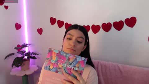 Lola online show from 01.31.25