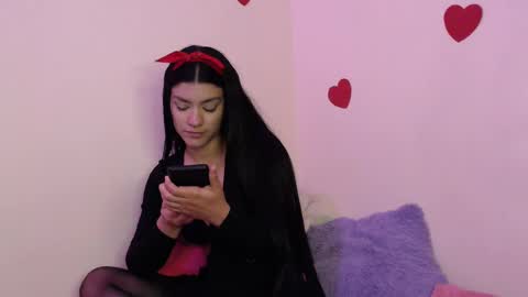 Lola online show from 02.16.25