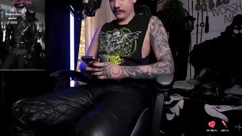 Snapshot of allanhurtss chatting on 12.17.24 online show from 12.17.24