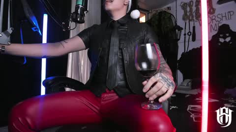 Snapshot of allanhurtss chatting on 12.24.24 online show from 12.24.24