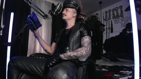Snapshot of allanhurtss chatting on 01.15.25 online show from 01.15.25