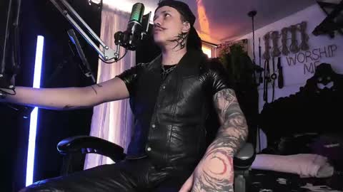 Snapshot of allanhurtss chatting on 03.10.25 online show from 03.10.25