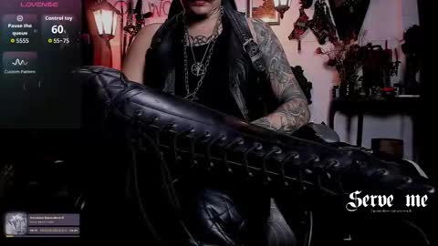 Snapshot of allanhurtss chatting on 02.11.26 online show from 02.11.26