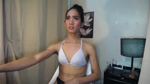 Snapshot of allday_mistress chatting on 01.13.25 trina online show from 01.13.25