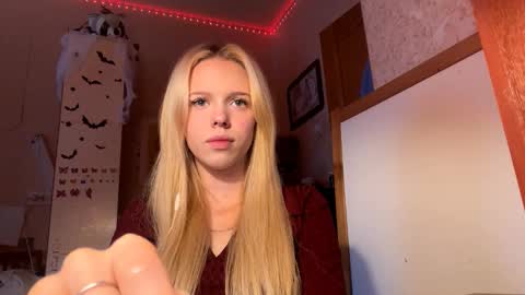 Lina online show from 11.03.25