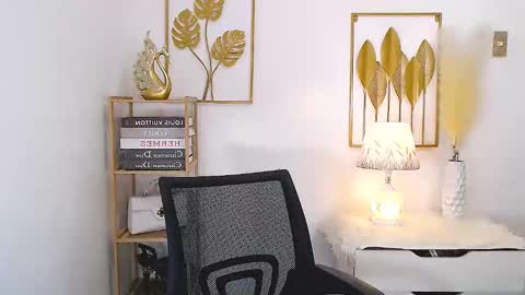 Snapshot of allena_anderson chatting on 12.02.24 Your Lovely Allena online show from 12.02.24