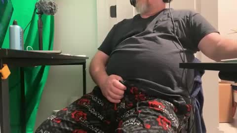 Allergictolove online show from 01.15.25