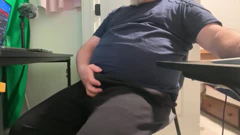 Allergictolove online show from 12.20.25