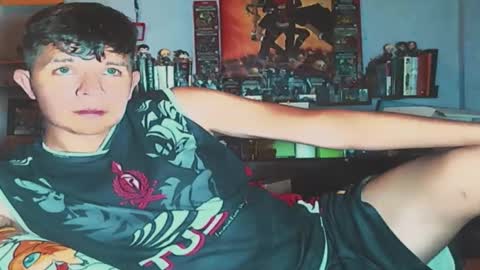 Snapshot of allex14141414xd chatting on 12.18.25 allex14141414xd online show from 12.18.25