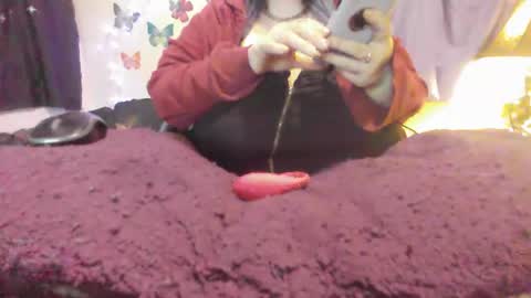 Snapshot of alli_kat78 chatting on 12.22.24 Alli Kat online show from 12.22.24