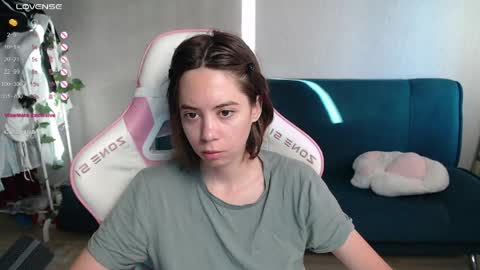 Snapshot of allie_hazie chatting on 06.08.26 alice online show from 06.08.26