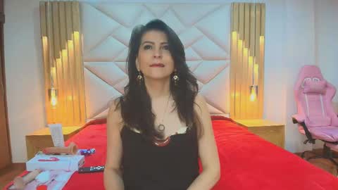 Aliie  online show from 10.17.25