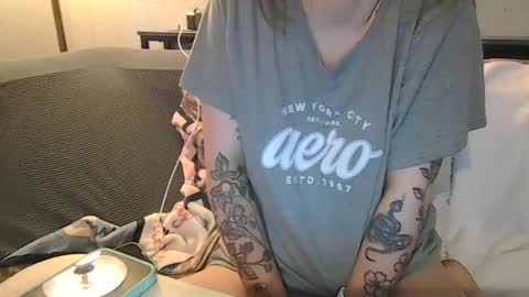Snapshot of alliebearx chatting on 06.22.26 alliebearx online show from 06.22.26