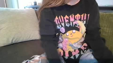 Snapshot of alliebearx chatting on 07.16.26 alliebearx online show from 07.16.26