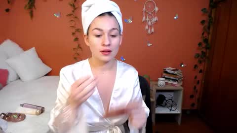 Snapshot of allierose_ chatting on 09.20.25 Allie online show from 09.20.25