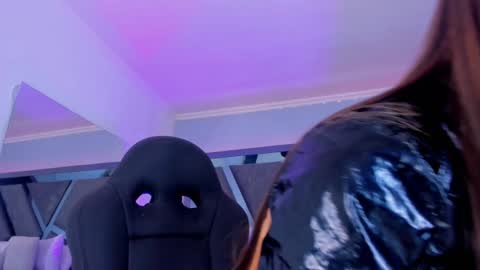    online show from 01.08.25