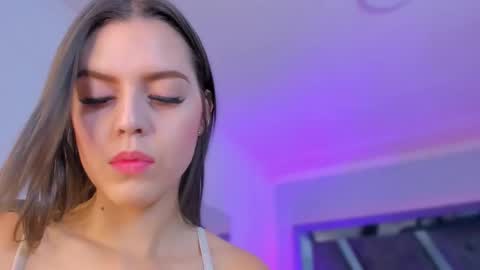 Snapshot of allijadid chatting on 11.08.25 online show from 11.08.25