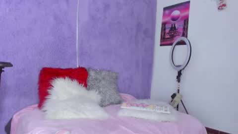 Snapshot of allis0n_ik chatting on 01.21.25 ALLIS0N IK online show from 01.21.25