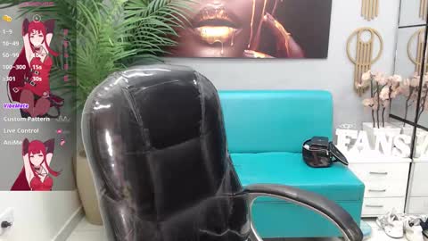 Snapshot of allison_garcia chatting on 10.22.25 ALLISON online show from 10.22.25