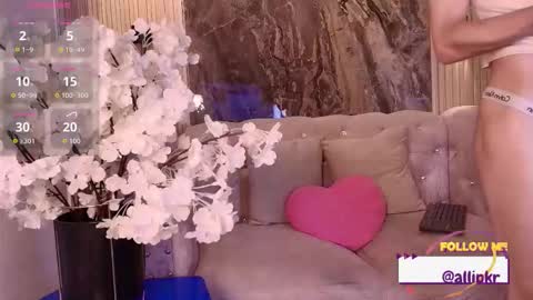 allison_parker1_ online show from 12.15.25