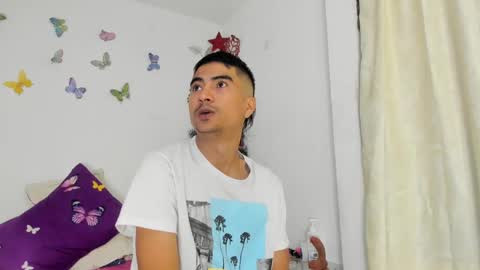 Snapshot of allisonjustingb chatting on 12.24.24 AllisonJustin online show from 12.24.24